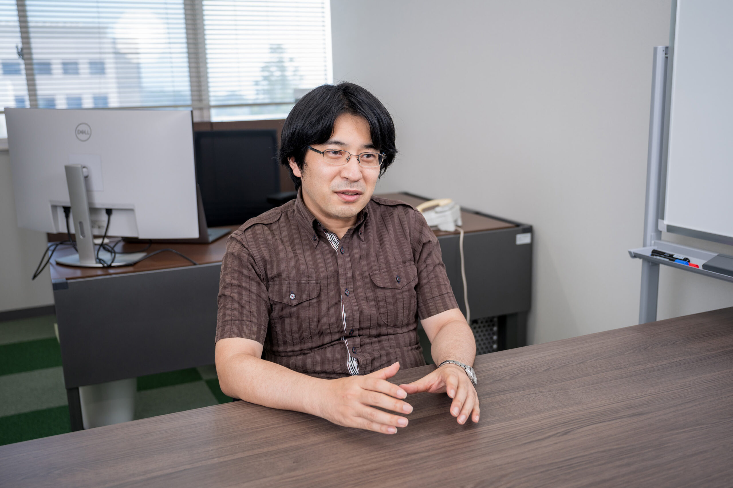 Bioinformatics analysis of large-scale genomic data to understand microbial diversity and phylogenetic relationships of extinct animals.